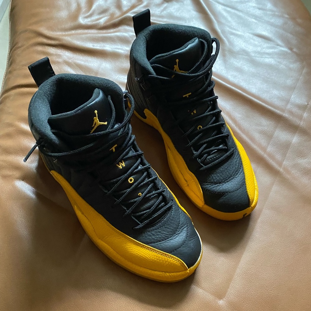 University Gold Jordan 12